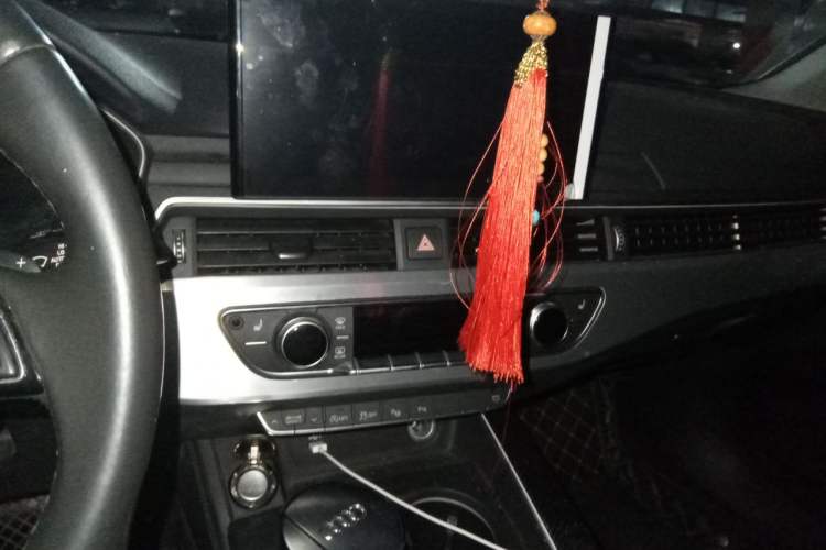 Used Audi A4L 2022 40 TFSI Fashion Dynamic Model Audio And AC Panel