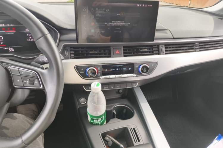 Used Audi A4L 2022 40 TFSI Luxury Dynamic Model Audio And AC Panel