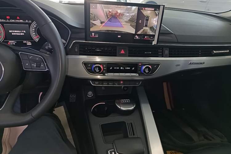 Used Audi A4L 2022 40 TFSI Luxury Dynamic Model Audio And AC Panel
