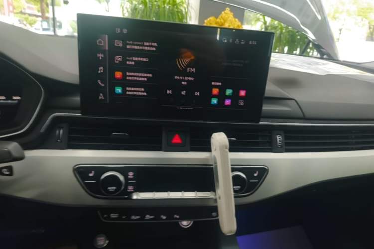 Used Audi A4L 2022 40 TFSI Luxury Dynamic Model Audio And AC Panel