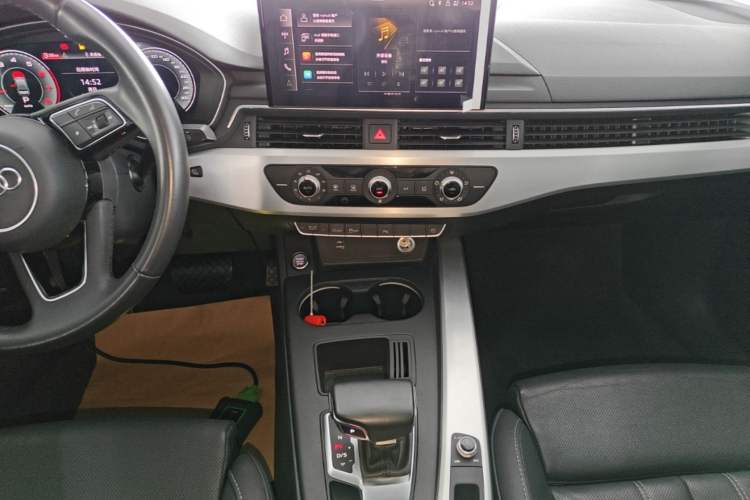Used Audi A4L 2022 40 TFSI Fashion Dynamic Model Audio And AC Panel