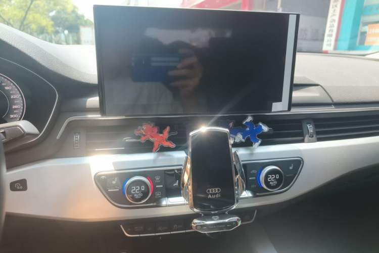 Used Audi A4L 2022 40 TFSI Luxury Dynamic Model Audio And AC Panel