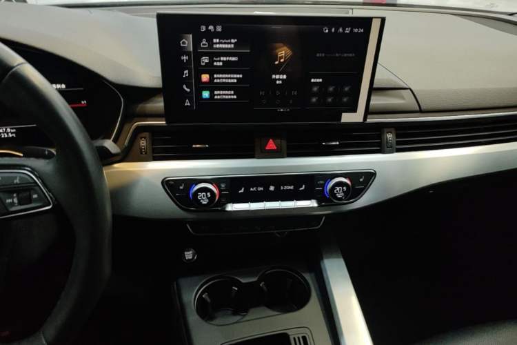 Used Audi A4L 2022 40 TFSI Luxury Dynamic Model Audio And AC Panel