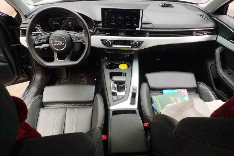 Used Audi A4L 2022 40 TFSI Luxury Dynamic Model Audio And AC Panel