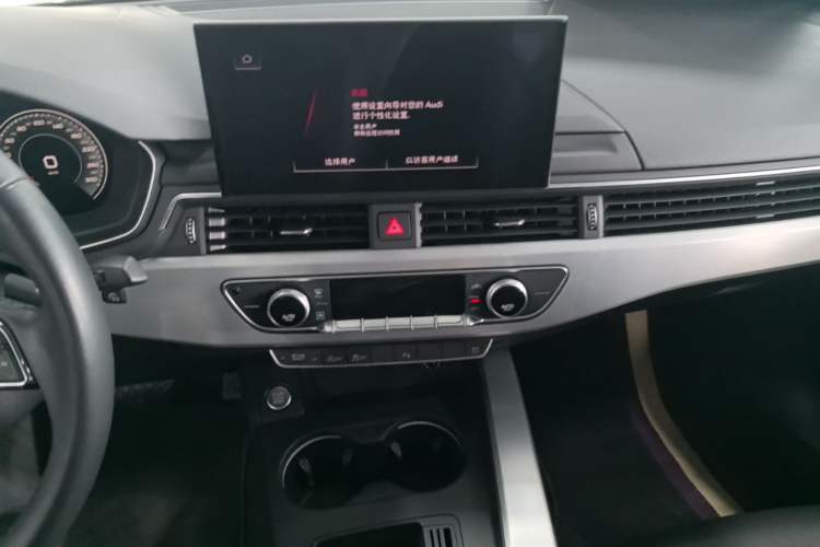 Used Audi A4L 2022 40 TFSI Fashion Dynamic Model Audio And AC Panel