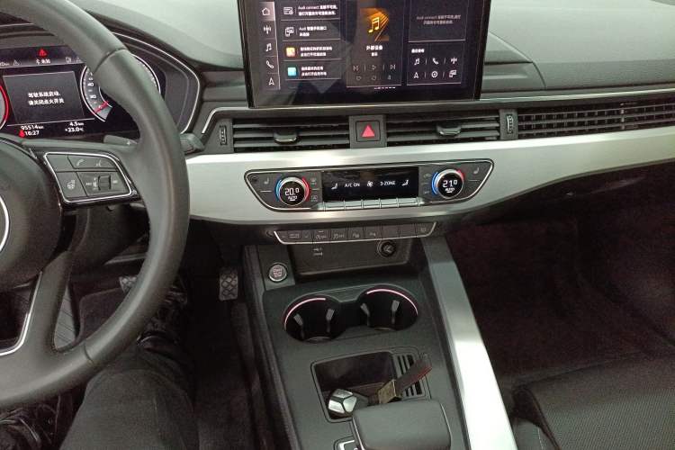 Used Audi A4L 2022 40 TFSI Luxury Dynamic Model Audio And AC Panel