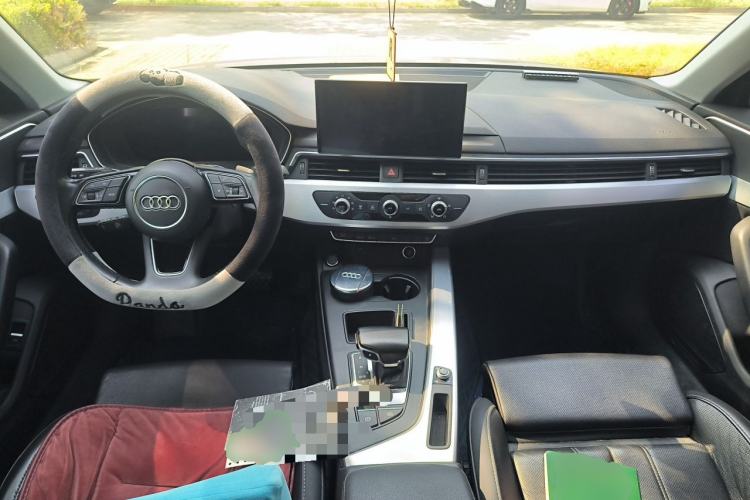 Used Audi A4L 2022 40 TFSI Fashion Dynamic Model Center Console