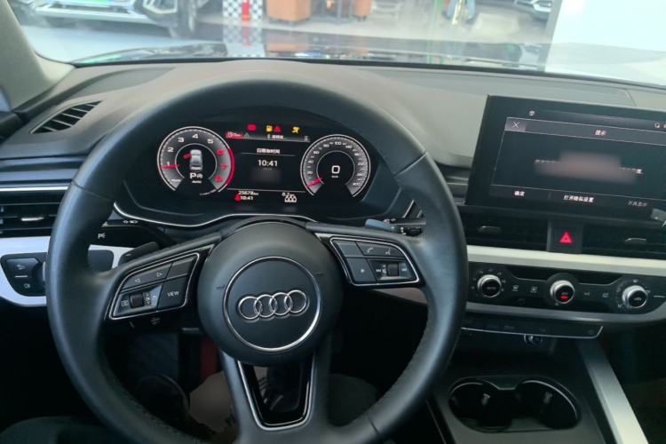 Used Audi A4L 2022 40 TFSI Fashion Dynamic Model Center Console