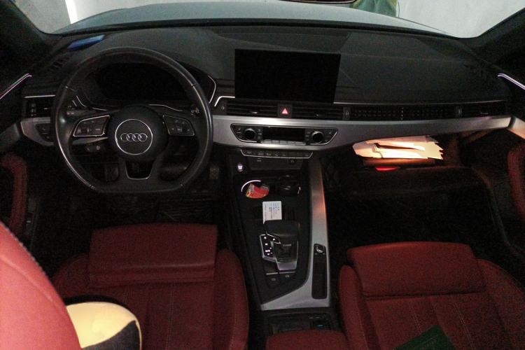 Used Audi A4L 2022 40 TFSI Luxury Dynamic Model Center Console