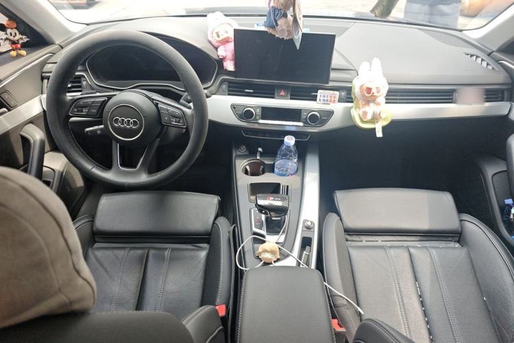 Used Audi A4L 2022 40 TFSI Fashion Dynamic Model Center Console