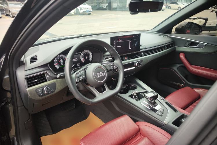 Used Audi A4L 2022 40 TFSI Luxury Dynamic Model Center Console