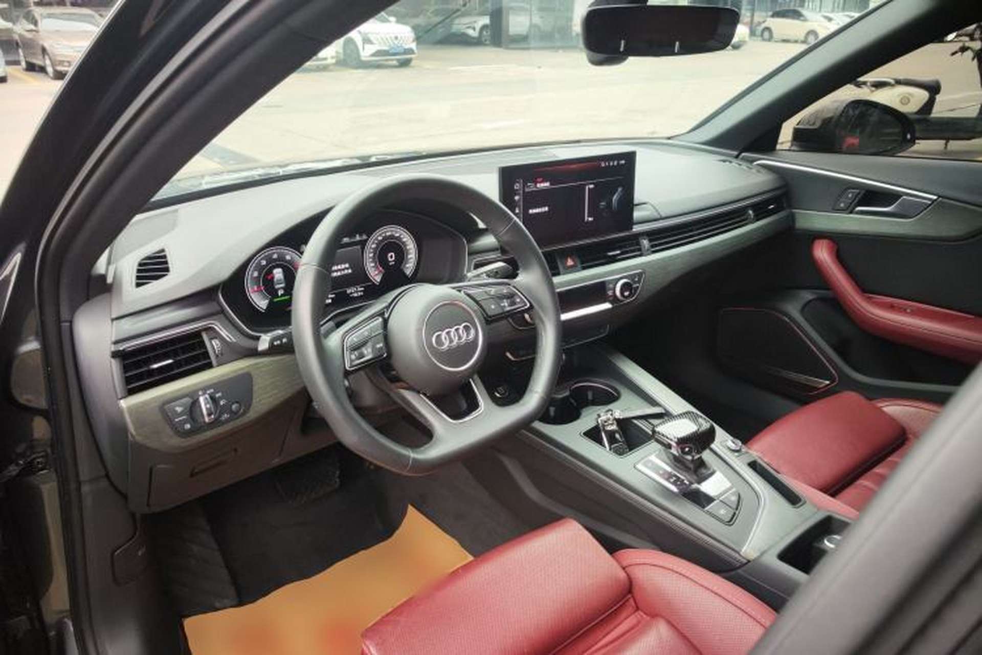 Used Audi A4L 2022 40 TFSI Luxury Dynamic Model Center Console