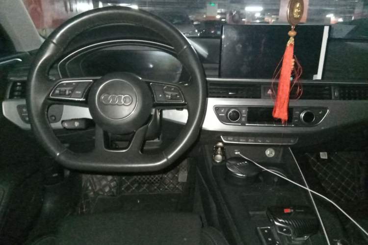 Used Audi A4L 2022 40 TFSI Fashion Dynamic Model Center Console