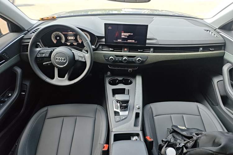 Used Audi A4L 2022 40 TFSI Stylish and Elegant Edition Center Console