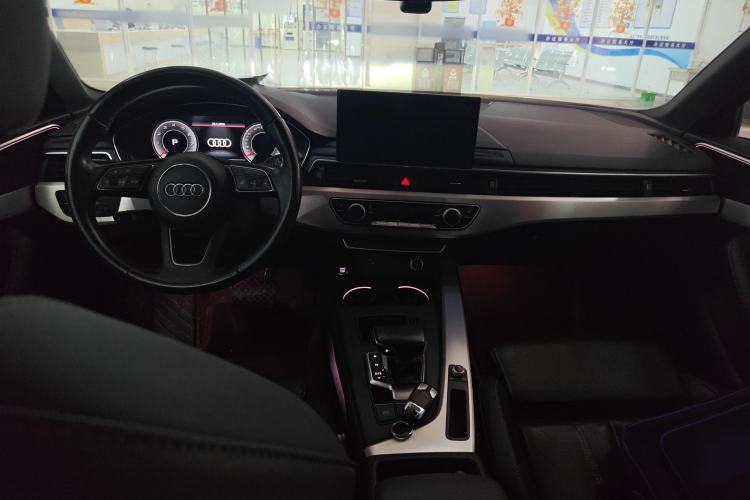 Used Audi A4L 2022 40 TFSI Luxury Dynamic Model Center Console