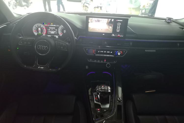 Used Audi A4L 2022 40 TFSI Luxury Dynamic Model Center Console