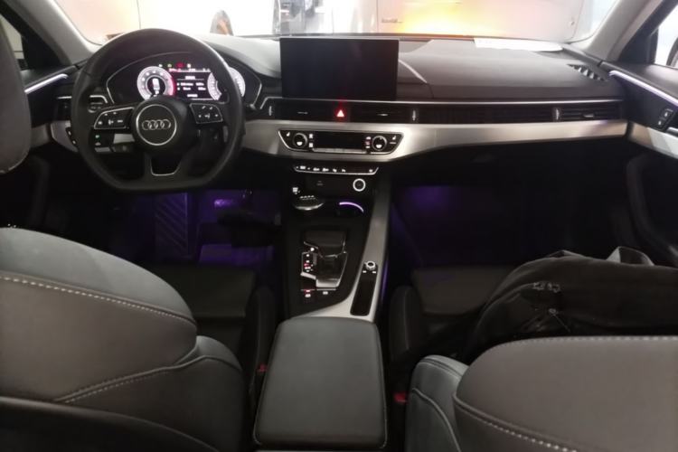 Used Audi A4L 2022 40 TFSI Luxury Dynamic Model Center Console