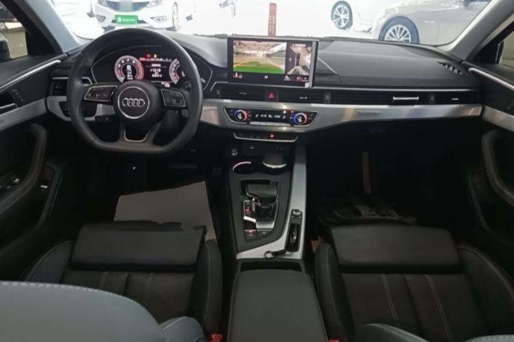 Used Audi A4L 2022 40 TFSI Luxury Dynamic Model Center Console