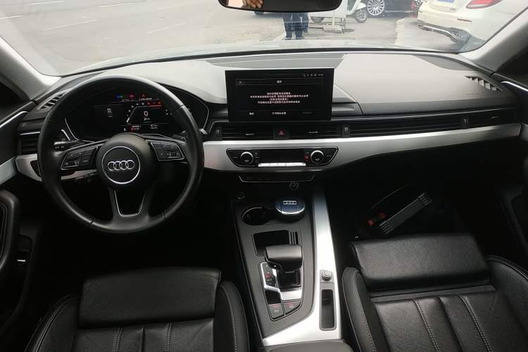 Used Audi A4L 2022 40 TFSI Fashion Dynamic Model Center Console