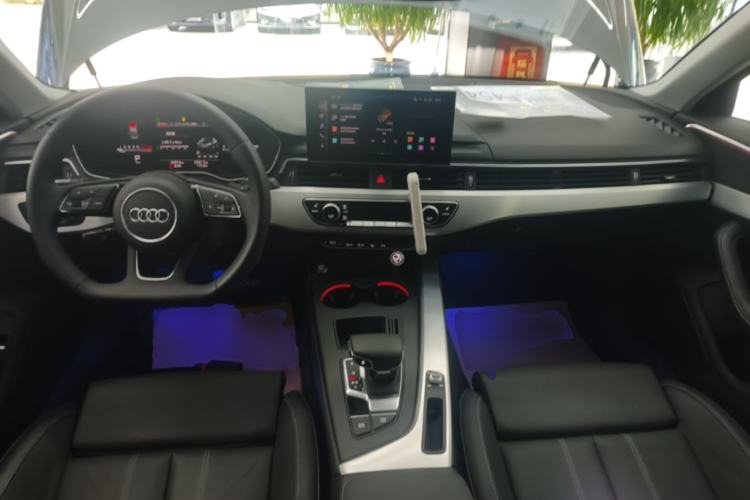 Used Audi A4L 2022 40 TFSI Luxury Dynamic Model Center Console