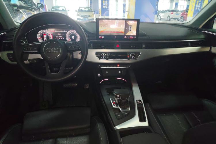 Used Audi A4L 2022 40 TFSI Luxury Dynamic Model Center Console