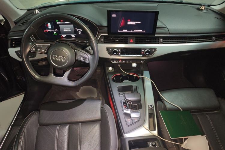 Used Audi A4L 2022 40 TFSI Luxury Dynamic Model Center Console