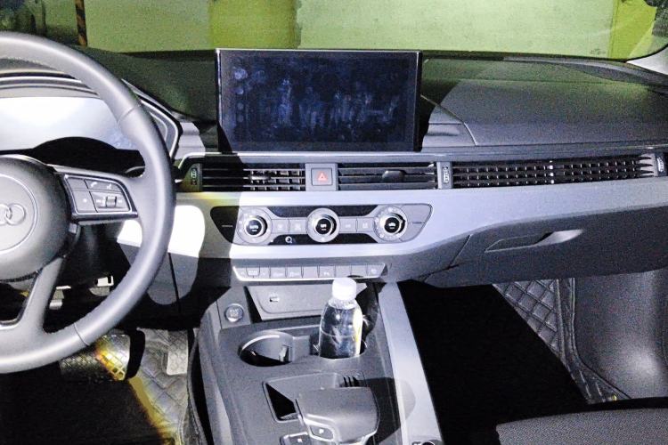 Used Audi A4L 2022 40 TFSI Fashion Dynamic Model Center Console