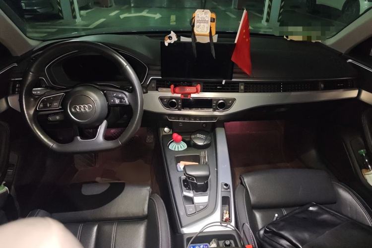 Used Audi A4L 2022 40 TFSI Luxury Dynamic Model Center Console