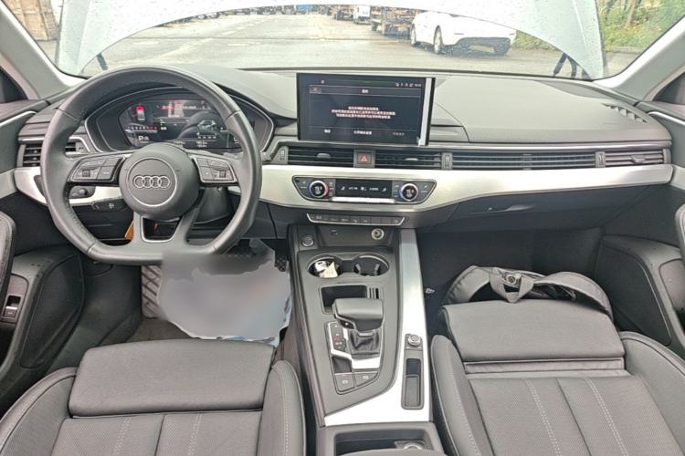 Used Audi A4L 2022 40 TFSI Luxury Dynamic Model Center Console