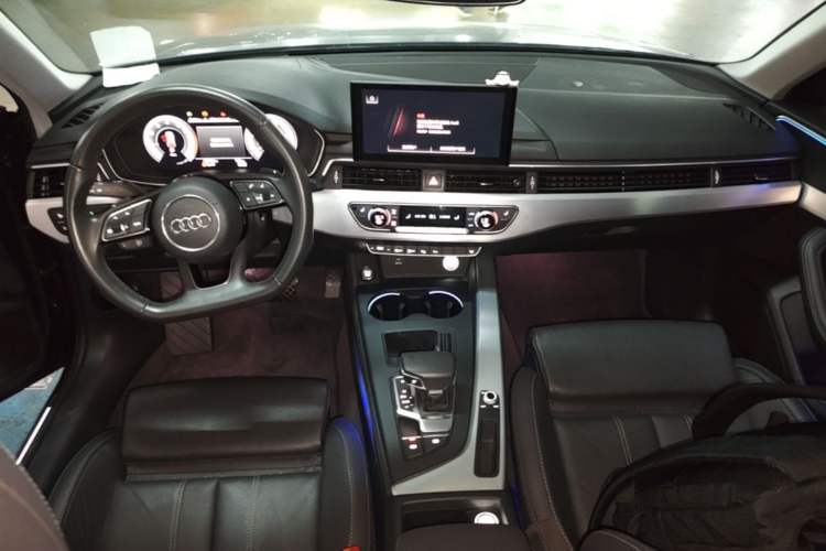 Used Audi A4L 2022 40 TFSI Luxury Dynamic Model Center Console