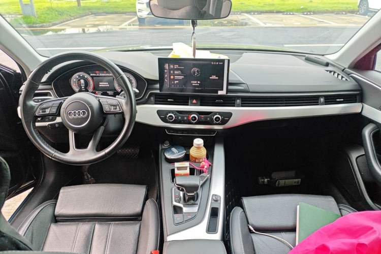 Used Audi A4L 2022 40 TFSI Fashion Dynamic Model Center Console