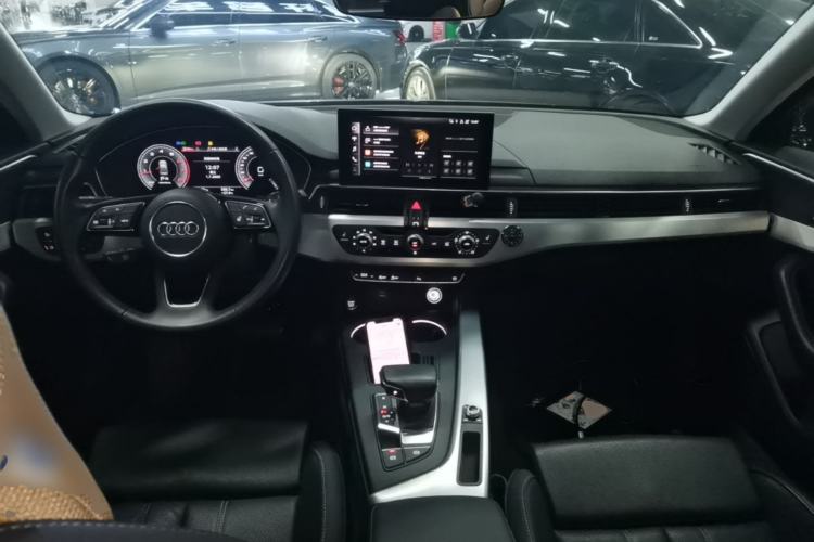 Used Audi A4L 2022 40 TFSI Fashion Dynamic Model Center Console