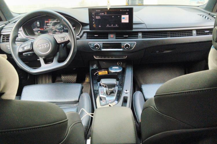 Used Audi A4L 2022 40 TFSI Luxury Dynamic Model Center Console