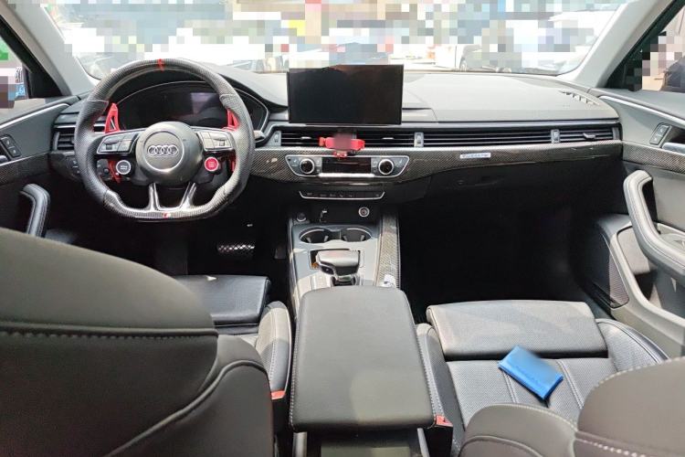 Used Audi A4L 2022 40 TFSI Luxury Dynamic Model Center Console