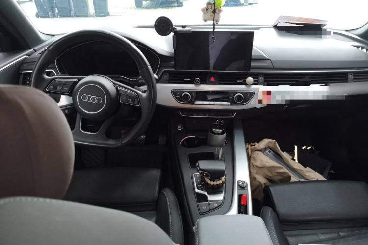 Used Audi A4L 2022 40 TFSI Luxury Dynamic Model Center Console