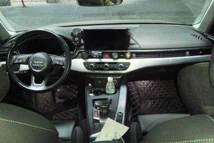 Used Audi A4L 2022 40 TFSI Fashion Dynamic Model Center Console