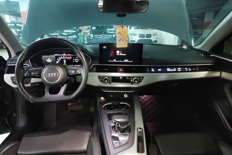 Used Audi A4L 2022 40 TFSI Luxury Dynamic Model Center Console