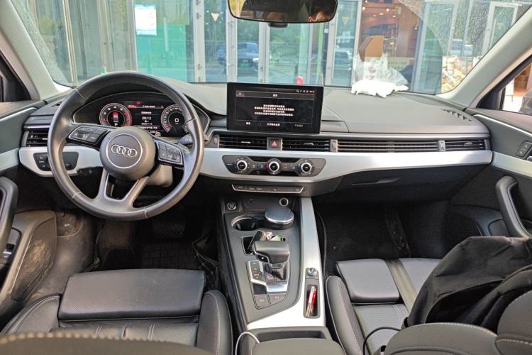 Used Audi A4L 2022 40 TFSI Fashion Dynamic Model Center Console