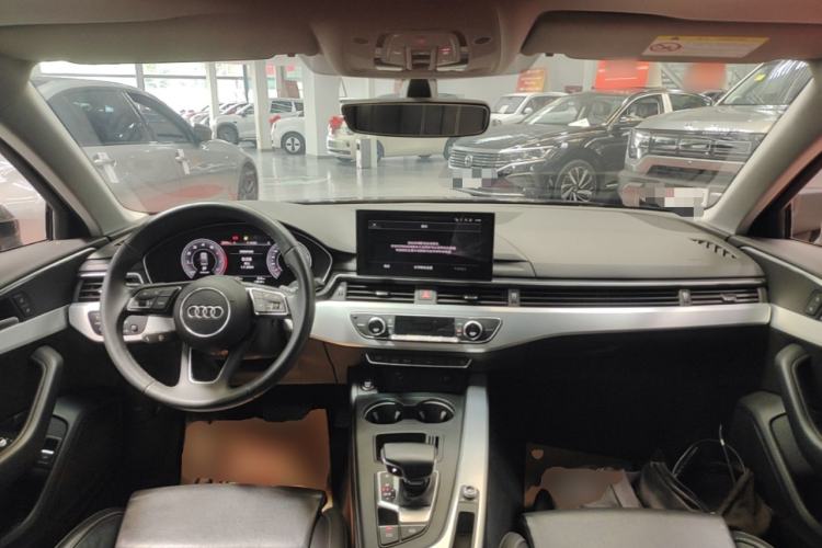 Used Audi A4L 2022 40 TFSI Fashion Dynamic Model Center Console