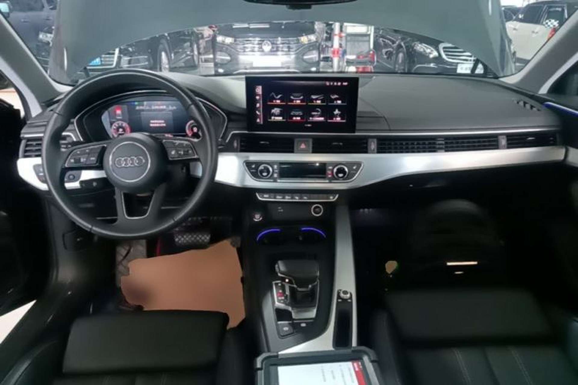 Used Audi A4L 2022 40 TFSI Luxury Dynamic Model Center Console
