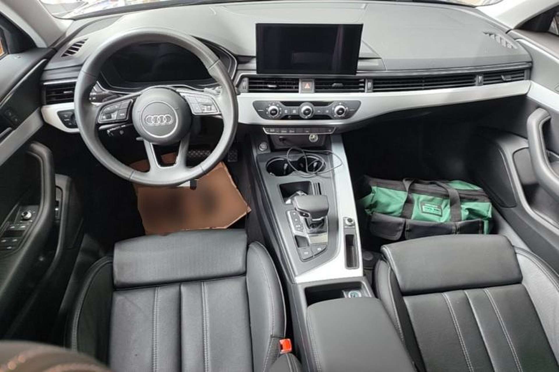Used Audi A4L 2022 40 TFSI Fashion Dynamic Model Center Console
