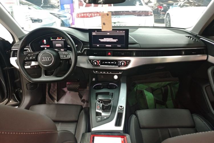 Used Audi A4L 2022 40 TFSI Luxury Dynamic Model Center Console