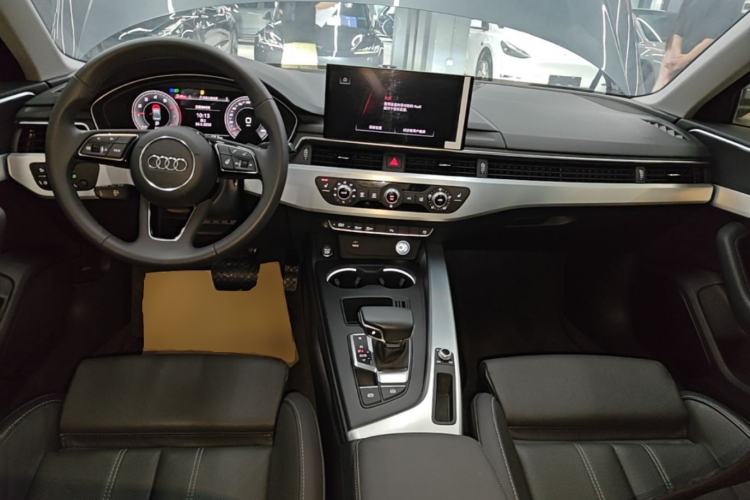 Used Audi A4L 2022 40 TFSI Fashion Dynamic Model Center Console