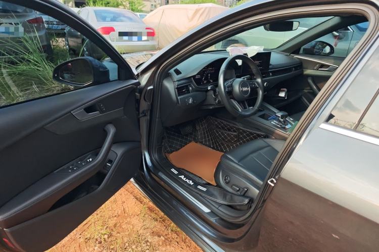 Used Audi A4L 2022 40 TFSI Stylish and Elegant Edition Driver Seat