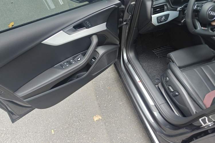 Used Audi A4L 2022 40 TFSI Luxury Dynamic Model Driver Seat