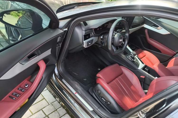 Used Audi A4L 2022 40 TFSI Luxury Dynamic Model Driver Seat