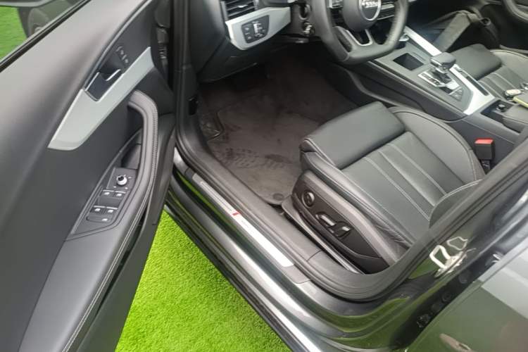Used Audi A4L 2022 40 TFSI Luxury Dynamic Model Driver Seat