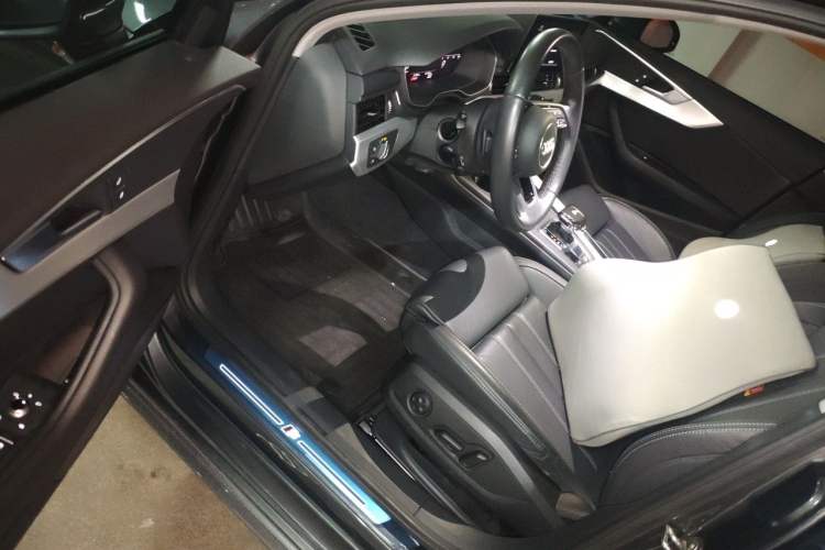 Used Audi A4L 2022 40 TFSI Fashion Dynamic Model Driver Seat