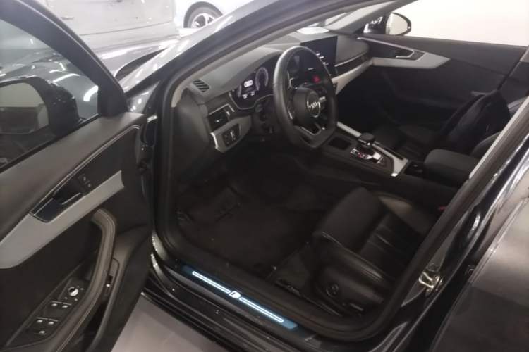 Used Audi A4L 2022 40 TFSI Luxury Dynamic Model Driver Seat