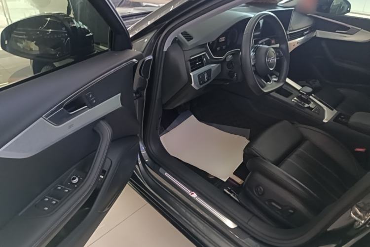 Used Audi A4L 2022 40 TFSI Luxury Dynamic Model Driver Seat